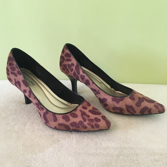 Comfort Plus Heels - Picture 2 of 9